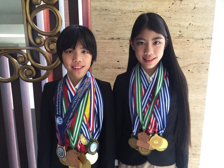Mischa Aoki-Devon Kei, Dua Bersaudara yang Meraih 33 Medali dari Olimpiade Matematika dan Geografi